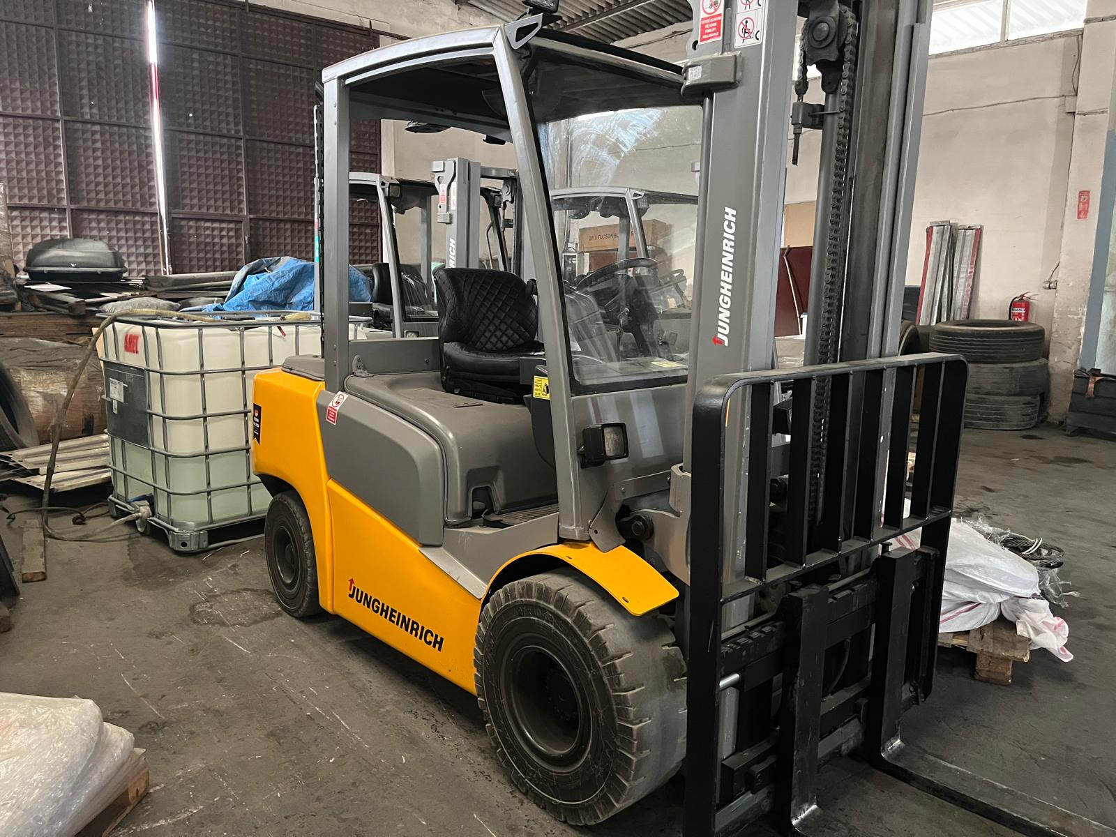 Yıldırım Forklift Kiralama